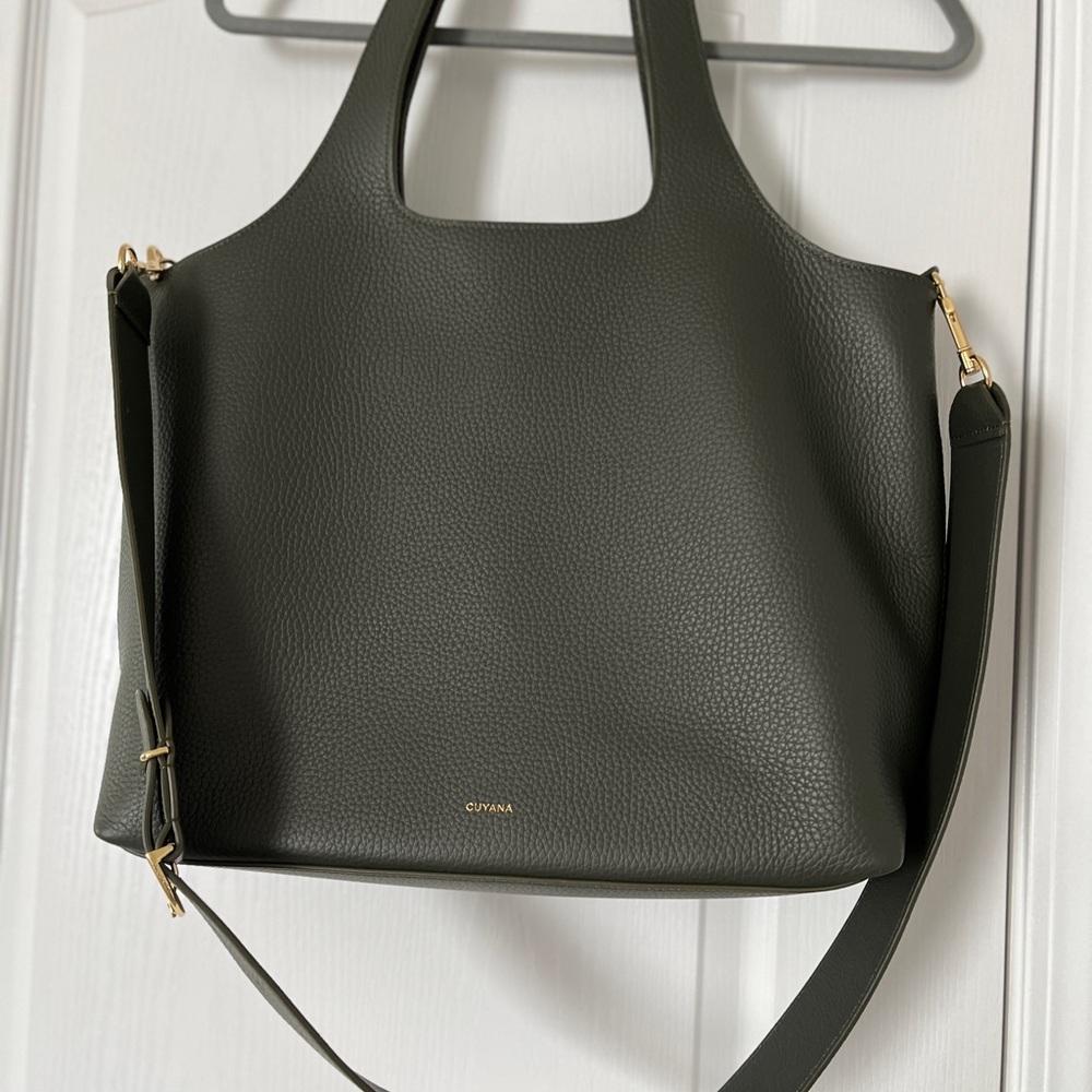 Cuyana italian leather system zipper tote 16” in olive green - Picture 12 of 12